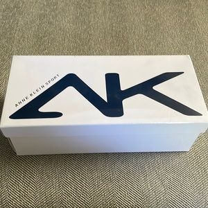 Nice shoes never worn outside of the house